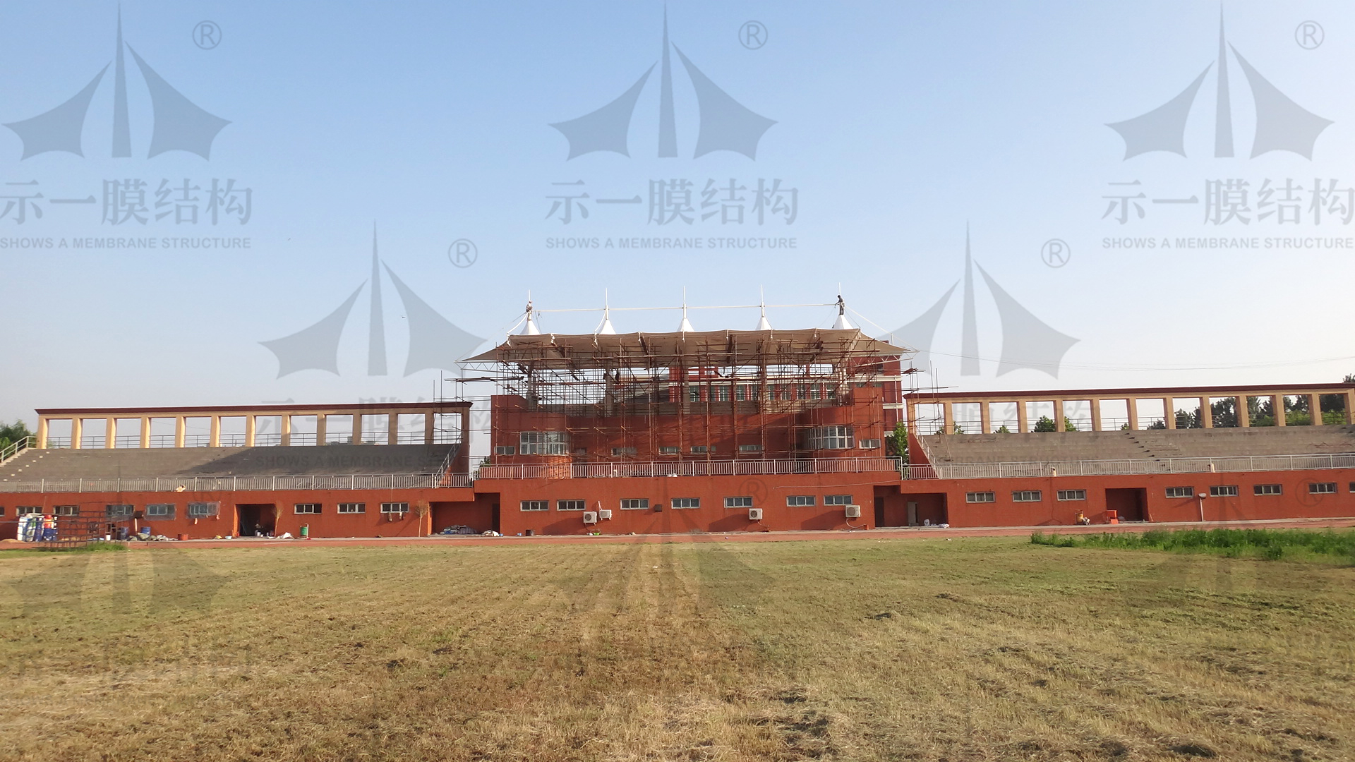 上海示一膜结构有限公司河南华信学院膜结构体育看台