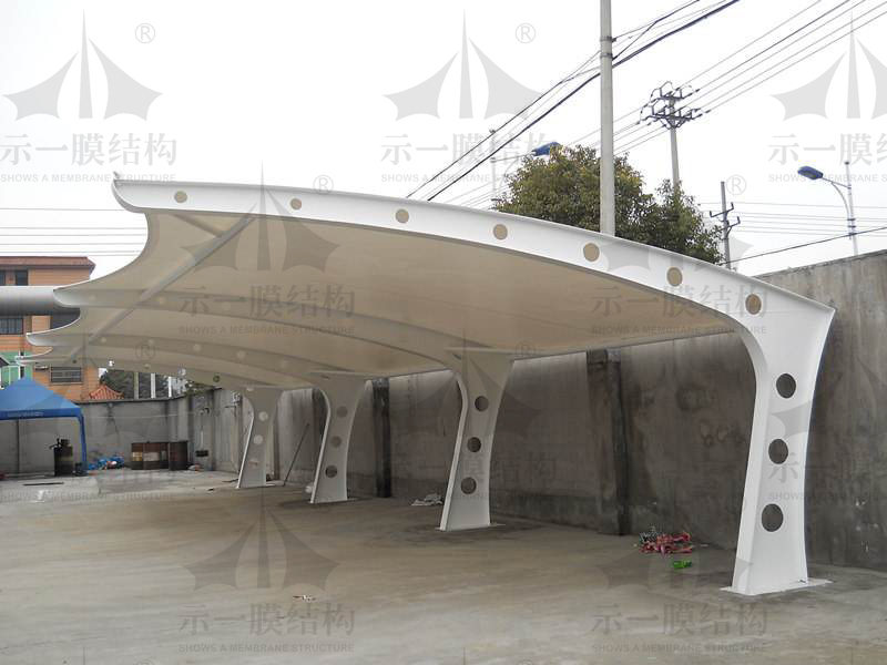 Membrane structure carport is rusty, please raise your hands