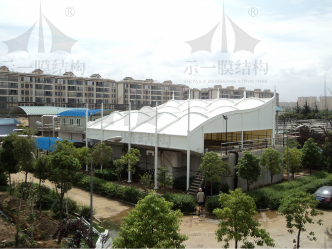 Sewage pond membrane capping project